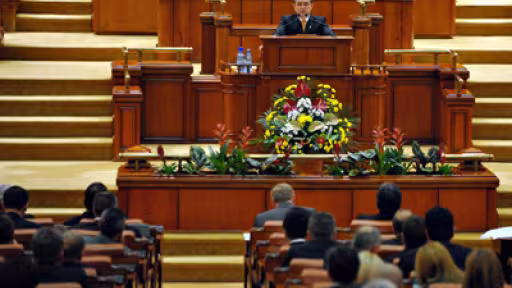 parlament-vot-guvern1b.jpg
