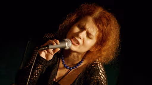 1329053337mariaraducanu.jpg