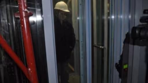 lift204..jpg