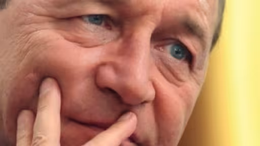 w560xh316basescu-trist2342342.jpg