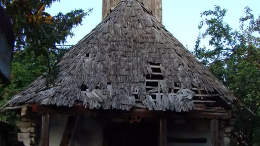 robnsangeorzunouwoodenchurch2.jpg