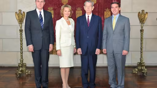 familia-regala-romaniei-25oct2012.jpg