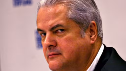 pedeapsa-lui-adrian-nastase-redusa-cu-sapte-zile1354693671fggrr.jpg