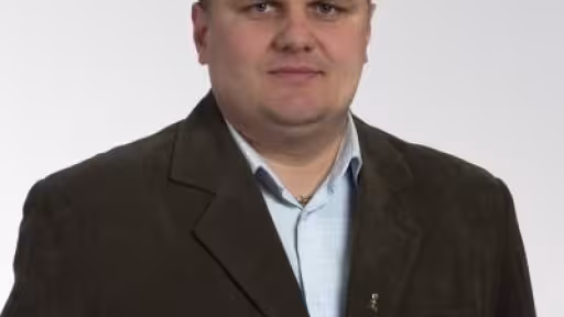 avram.jpg