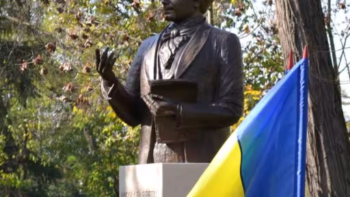 monument-nicolae-bretan-compozitor-clujean.jpg