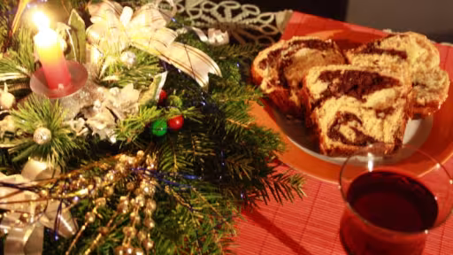 cozonac-si-vin.jpg