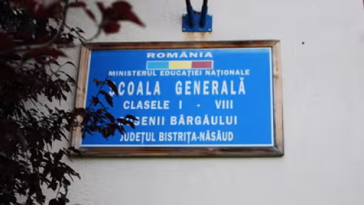 scoalasuseni1.jpg