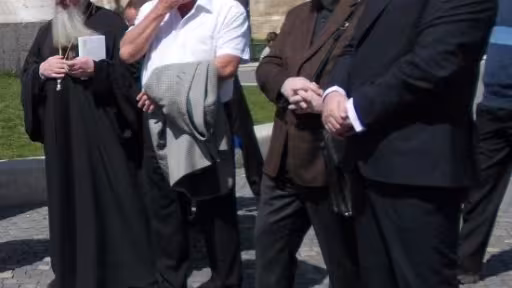 vasile-dancu-si-lansat-cartea-povestile-viata-si-moartea.jpg