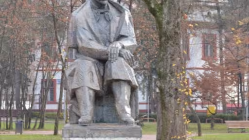 1448538504biggeorgecosbuc1.jpg