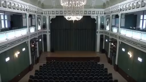palatul-culturii-interior-gol.jpg