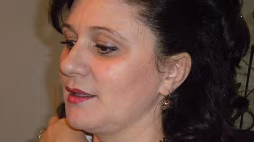 mirela.jpg