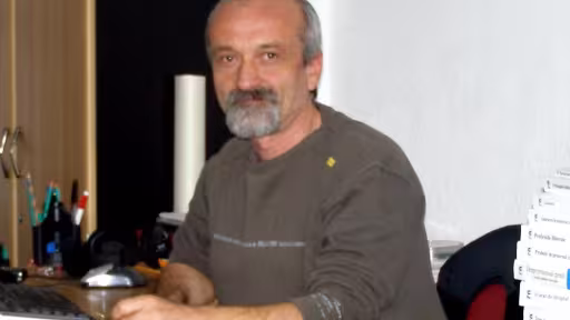 dorian-la-biurou-1000-1000.jpg