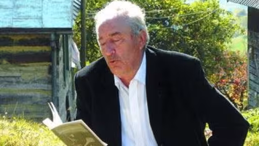 vasile-dancu-poetul-din-varful-dealului.jpg