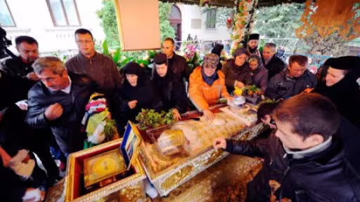 sfantaparaschevaprocesiune56242900.jpg