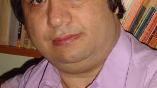 avram.jpg