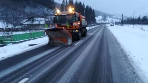 ninge-toata-moldova-se-circula-conditii-de-iarna-pe-drumurile-nationale-zpx.jpg