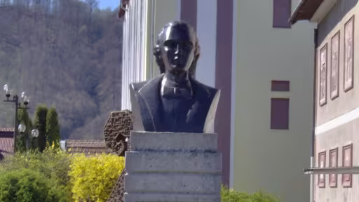 eminescubustvechi.jpg