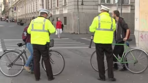 biciclistisipolitisti49676800.jpg