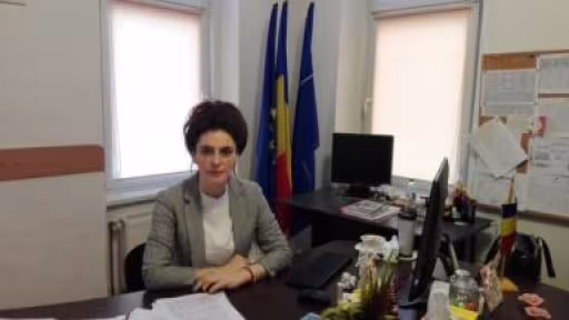 raluca.jpg