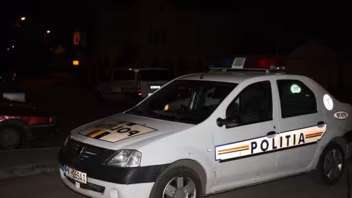masina-politie-noaptea.jpg