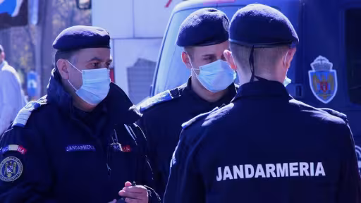 jandarmi-coronavirus1.jpg