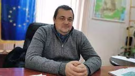 avram.jpg