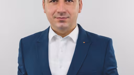 b.jpg