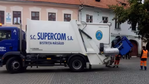 supercom.jpg