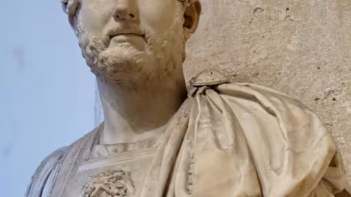 1200px-busthadrianmuseicapitolinimc817.jpg