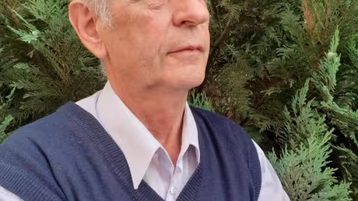 poetulionraduzagreanu-portret.jpg