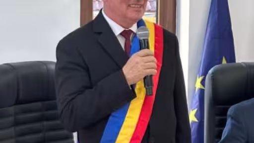sandu.jpg