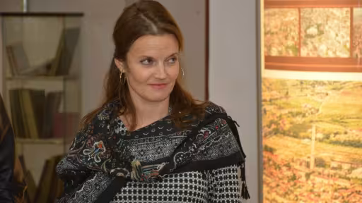 mirela.jpg