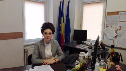 raluca.jpg