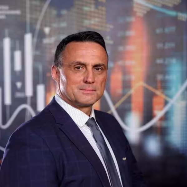 valentinionescu-presedinteisf.jpg